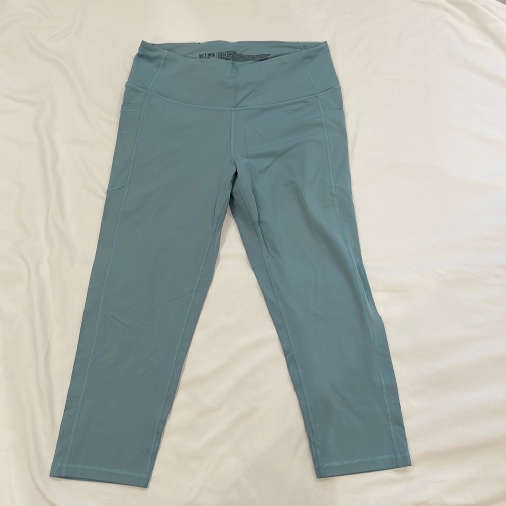 Victoria’s Secret Sport knockout, 23” inseam, size Large crop leggings